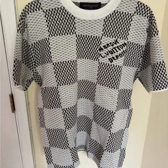 Louis Vuitton チェッカーパターン Tシャツ XL Louis Vuitton | Shirts | Louis Vuitton Marque Lv Depose